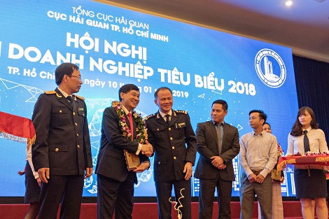 Cty ông Hạnh Nguyễn được cục Hải Quan TP Hồ Chí Minh vinh danh