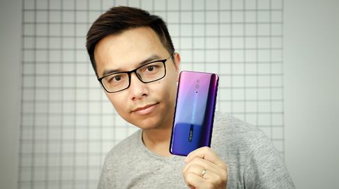 Khui hộp Oppo Reno đầu tiên về Việt Nam