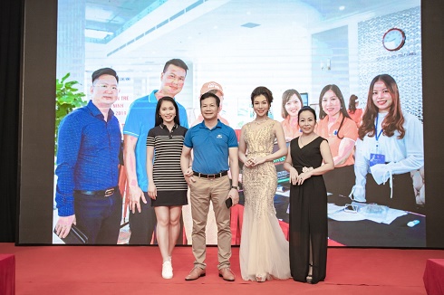 MC Hải Anh gây ấn tượng trong giải ra mắt CLB Golf Doanh Nhân Trẻ  tại Quảng Ninh
