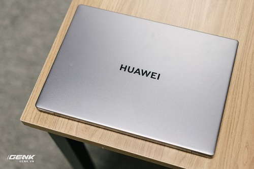 Trên tay laptop Huawei MateBook 14: Thiết kế cứng cáp, camera ẩn dưới phím, màn hình 2K tỷ lệ cao 3:2, chip Intel Core i5