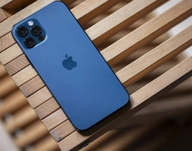 Apple bán iPhone 12 Pro tân trang với giá từ 759 USD