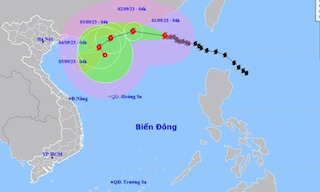 Bão số 3 giật trên cấp 17 ở Biển Đông, sóng có thể cao 10m