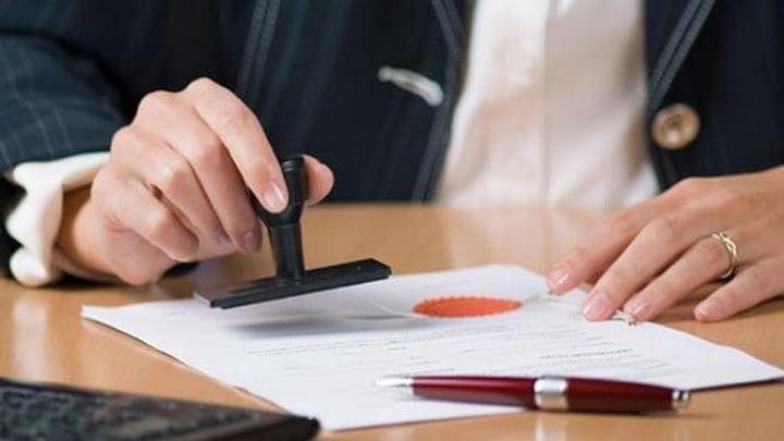 Đề xuất bỏ công chứng giao dịch đất đai: Người mua nhà sẽ gặp rủi ro nào?