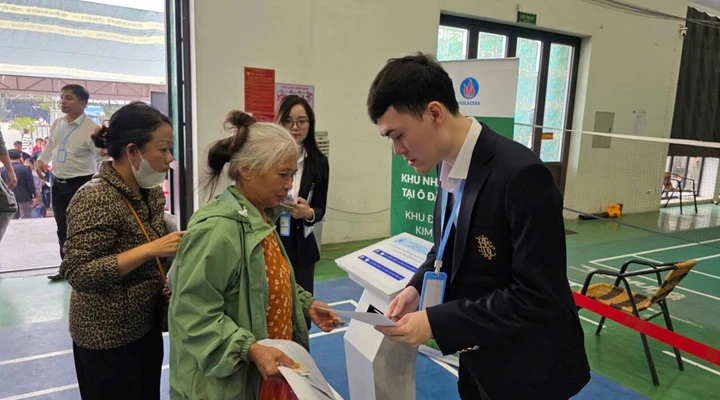 Khách xếp hàng quá đông, chủ đầu tư nhà ở xã hội Kim Chung có động thái mới